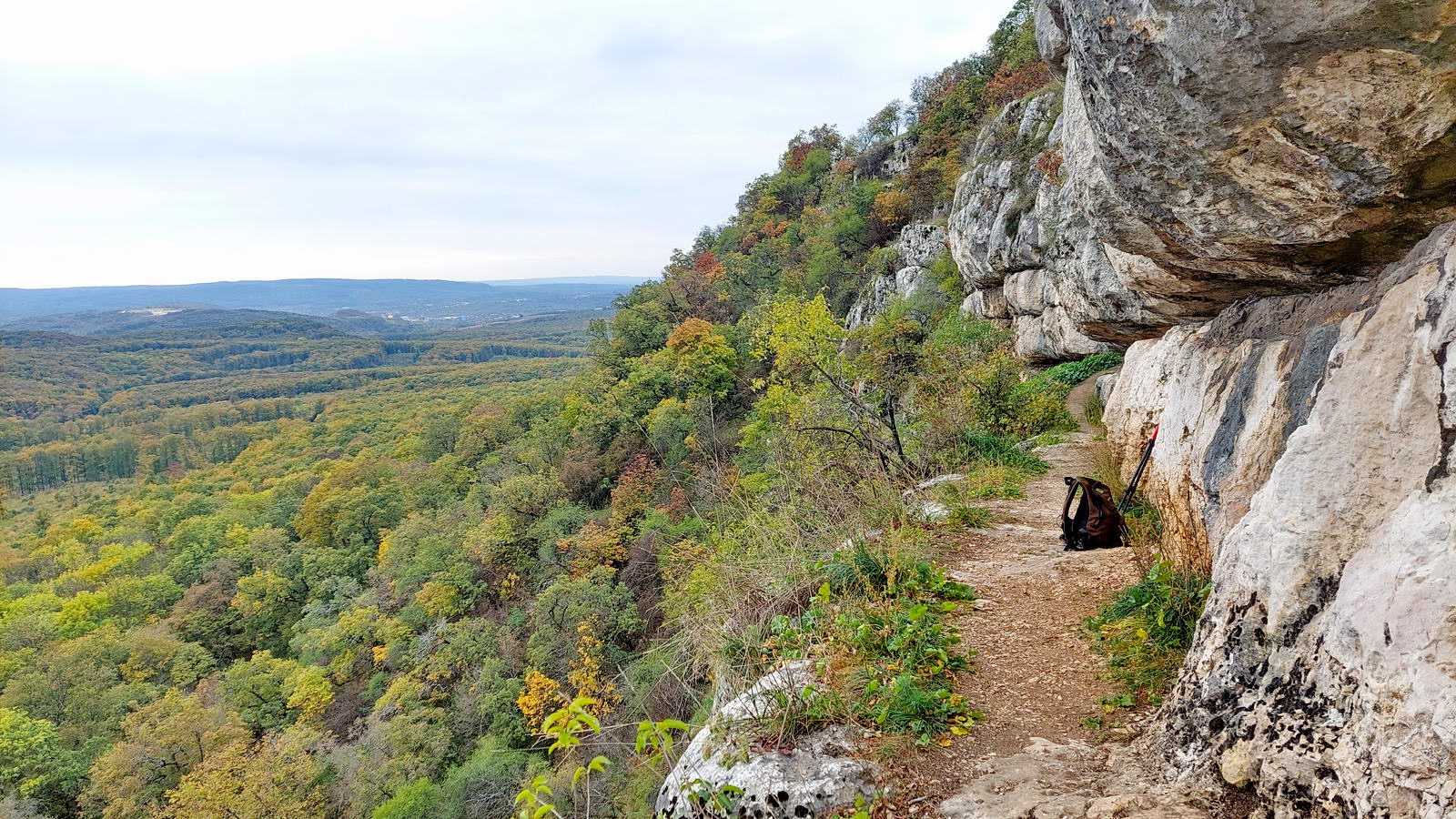 Gerecse túraútvonalak erdei tájon